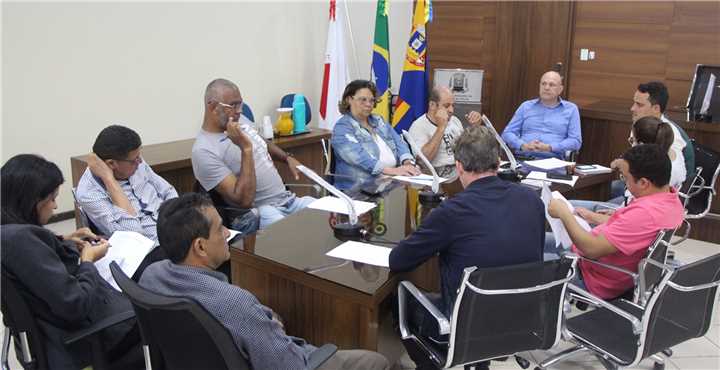 Vereadores realizam reunião abrangente com prefeito municipal